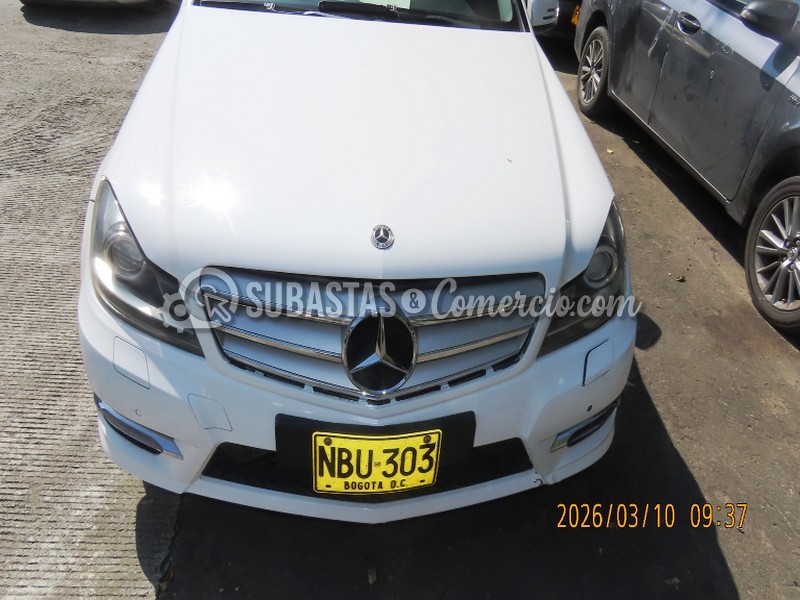 Salvamento Mercedes benz C 200 cgi avantgarde 2013 - 303 - Guarne